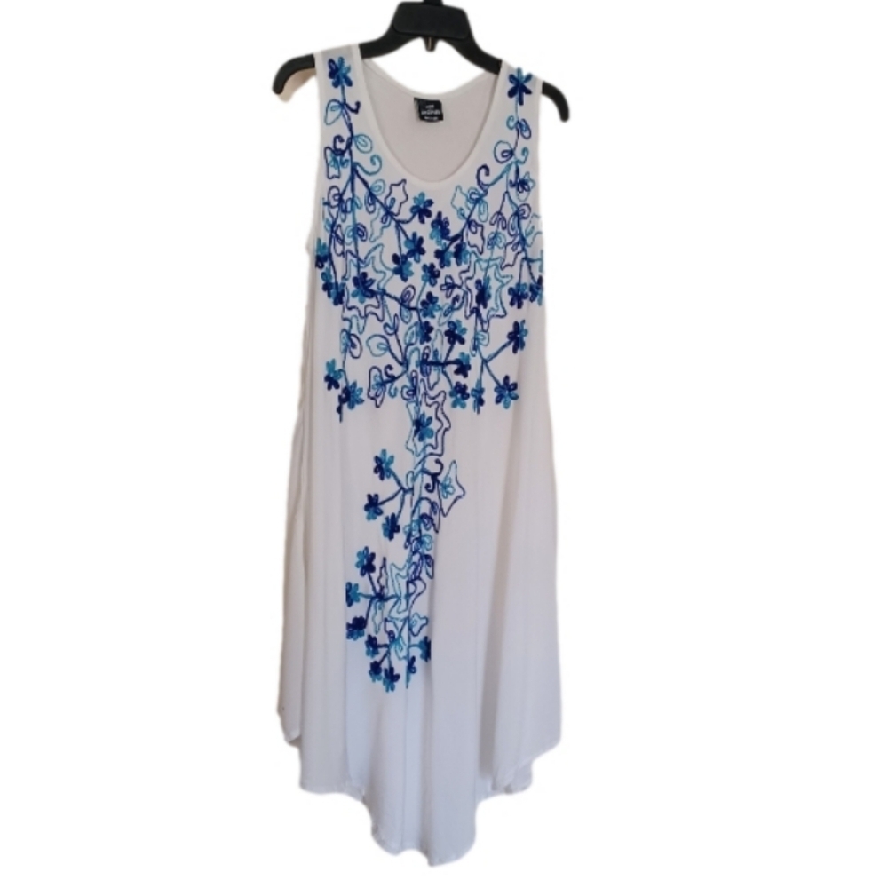 ACE FASHION BOHEMIAN Ethereal White Embroidered Floral Swimsuit Cover-Up Dress